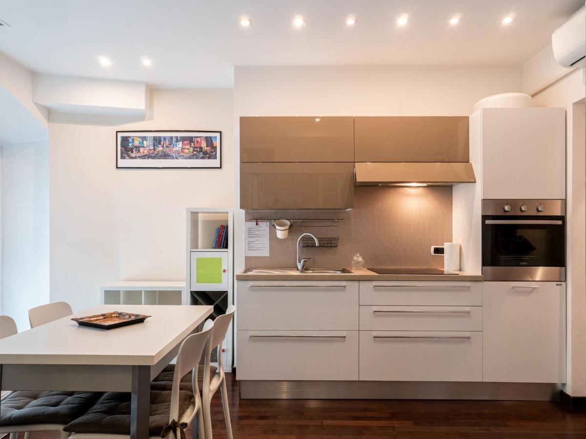 Modern Duomo Apartment Milán Exterior foto