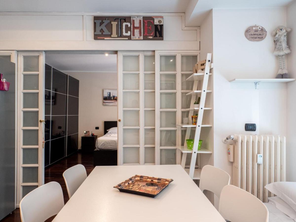 Modern Duomo Apartment Milán Exterior foto